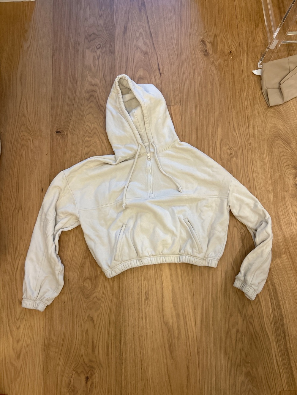 ALO Yoga Cream Cropped Half-Zip Hoodie